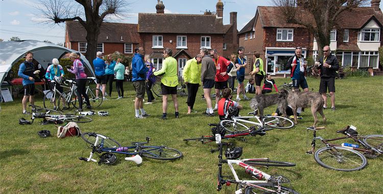 cyclists on horsmonden green